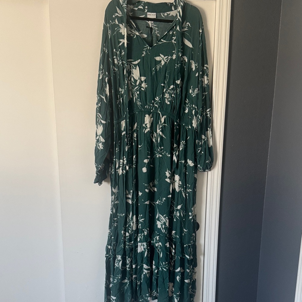 Ava & Viv Green Floral Long Sleeve Dress